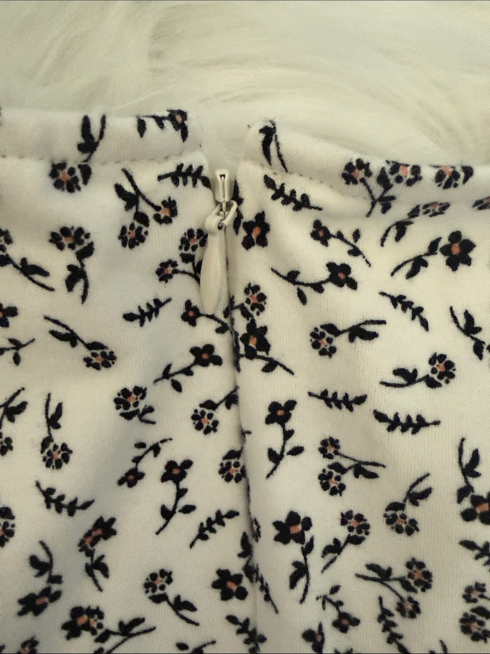 Old Navy Floral Tie Waist Dress Women’s Size Small White Black Floral Mini Dress - Picture 5 of 8